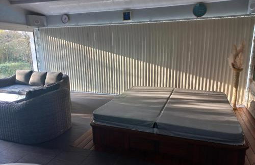 Charmante maison avec spa, sauna et jardin privatif - Photo 6