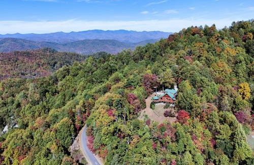 Stunning Mountain Cabin with Views and Hot Tub - Foto 14