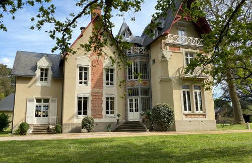 Château de la Coudraie et La Petite Coudraie - Photo 1