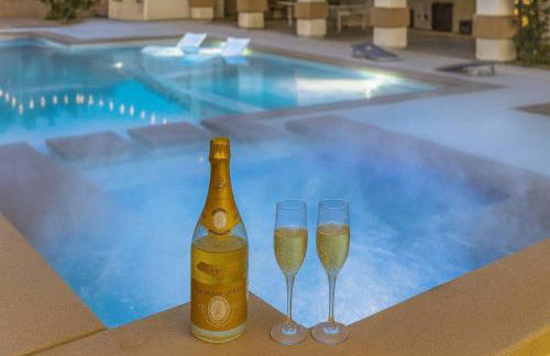 vegas saltwater, a luxury pool villa with 5BR, Spa, wet deck on a half acre lot - Foto 3