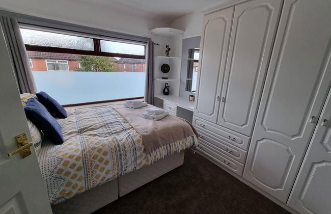 3 Bed Spacious House With Parking - Foto 13