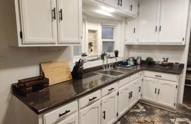 sofi intuit cozy home free parking queen beds - Foto 9