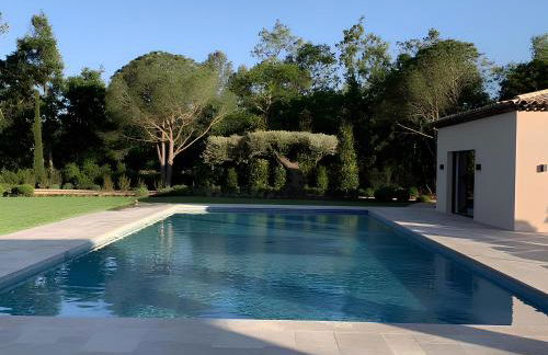 Villa Qalaisie - Luxury Villa for 16 on Terre Blanche Golf Estate - Foto 9