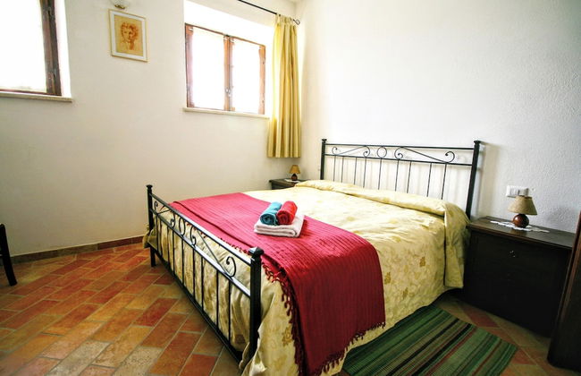 Lovely Farmhouse in Asciano With Swimming Pool - Foto 14