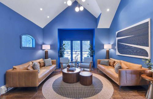 Lux Retreat with Indoor Swim Spa Game Lounge Theater Hot Tub Sauna - Foto 3