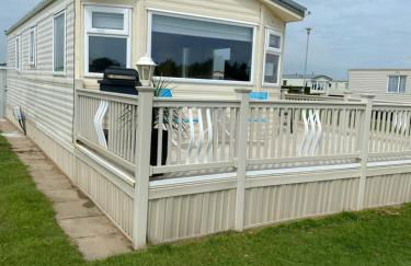 L25 L&g caravan hire 6 berth millfields family only and lead person must be over 30 MAX 4 ADULTS - Foto 6