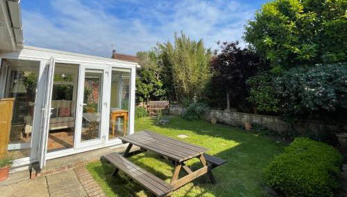 Bilbo's Cottage, Sheringham - Foto 3, Garden, Garden view