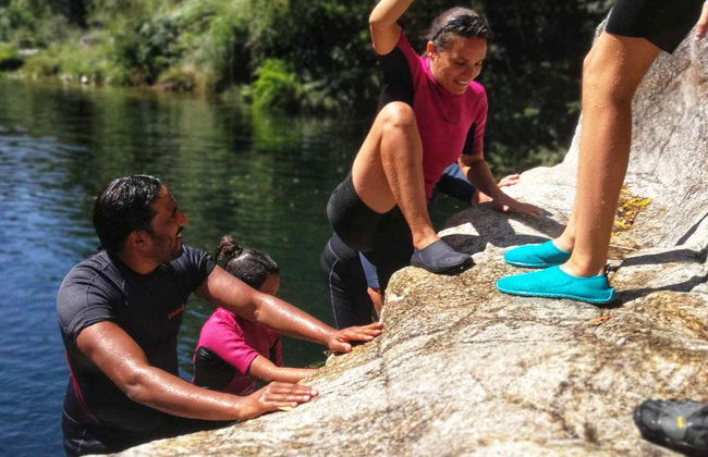 Senderismo acuático por el Parque Nacional Peneda-Gerês - Foto 1