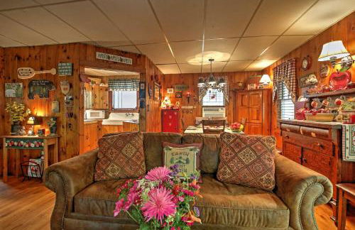 Pet-Friendly Cabin with Fire Pit, BBQ and Great Deck! - Foto 24