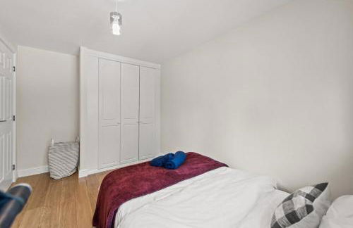 Polmont Haven: Spacious 4- Bedroom Retreat - Foto 2