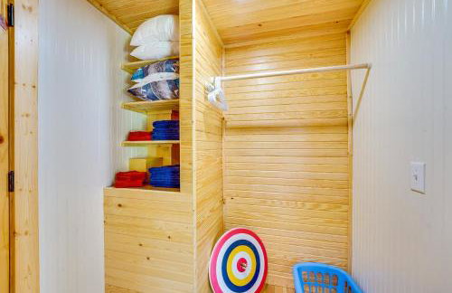 Yard with Lake View Home Near Table Rock Lake! - Foto 15