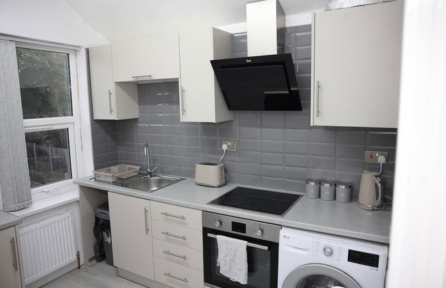 Apt - Sleeps2 - Parking - 20min Drive From Airport - Foto 2