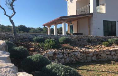 Villa Luisa Pucisca - 2 Häuser, 6 Schlafzimmer Insel Brac - Pool, Grill, Kamin, Tischtennis, Boccia - Foto 8