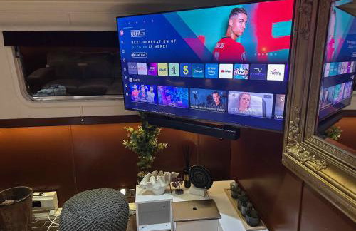 Selene Unique Luxury Houseboat Experience - Foto 33