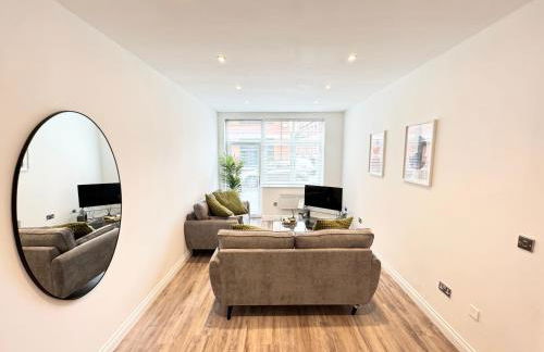 STUNNING APARTMENT - 2 DOUBLE BEDROOMS - EN-SUITE - FREE ALLOCATED PARKING - JQ QUARTER - BIRMINGHAM CITY CENTRE - SLEEPS 6 GUESTS - 2 BATHROOMs - Foto 18