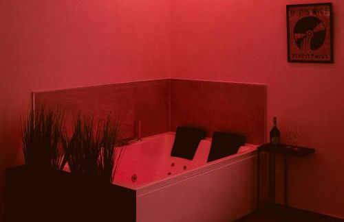 Rehouse - Luxury Suite w Jacuzzi - Foto 10