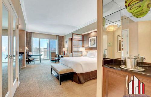 MGM Signature-32-607 F1 Track & Strip View Balcony - Foto 15