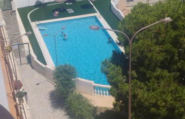 A 50 metros del mar y en 2 paradas de bus estas en el centro de Alicante - Foto 18