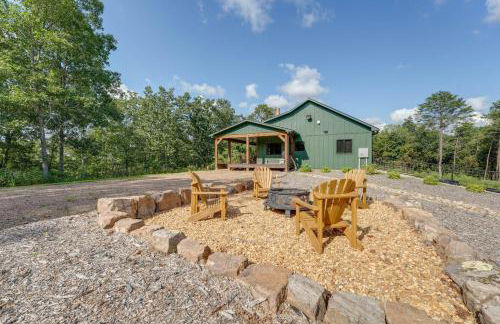 400 Acres on Lavender Mtn Getaway with Hot Tub! - Foto 3