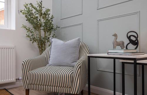 Luxuriou 5 Bedroom House By Homebird Property Management Short Lets & Serviced Accommodation Leeds With Private Parking & Free WiFi - Foto 37