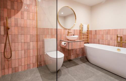 The Farmhouse - Photo 25