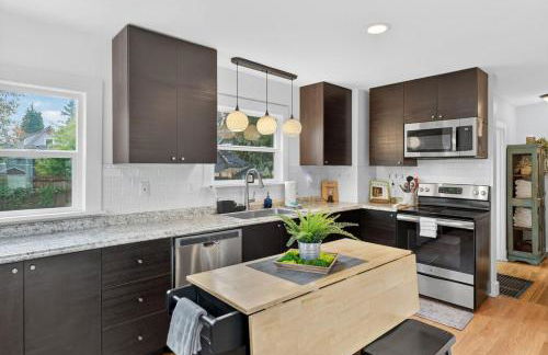 Warm and Inviting 3BR Craftsman with Big Kitchen - Foto 19