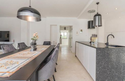 4 Bedroom Cozy Home In Donja Jagodnja - Foto 27