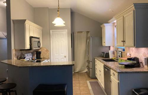 Adorable Home Away from Home - Foto 27