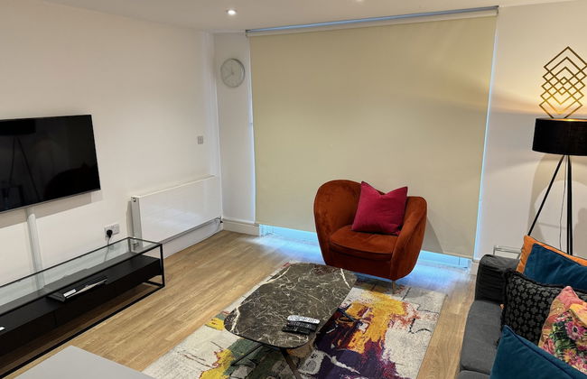 STUNNING 2 BED APARTMENT WITH PARKING - Foto 27