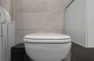 Solihull Flat For 2 with Fast WiFi with Free Secured Parking - Foto 13