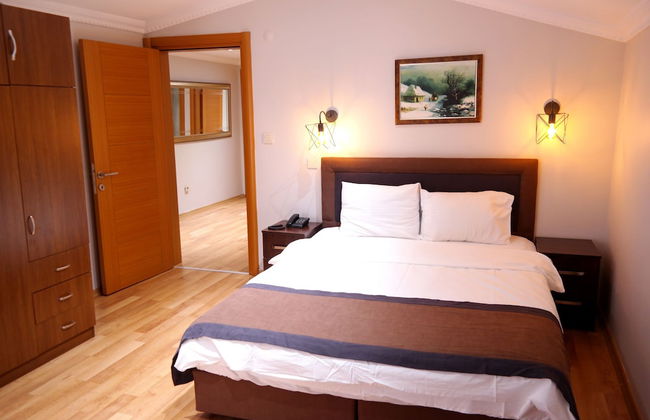 Sheriff Residence - Photo 13