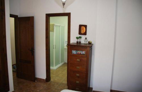 Moderno y amplio chalet, con piscina privada - Foto 40