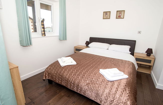 Stoneleigh Village - Photo 14