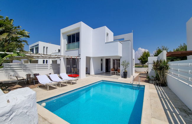 Private Pool Villa Next to the Beach - Foto 1