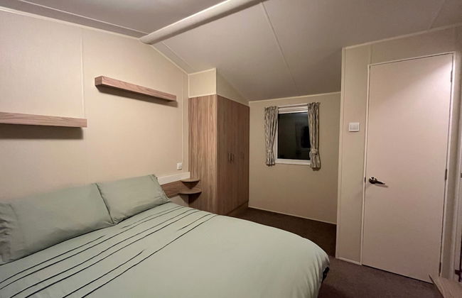 Premium Location - Sleeps 6 - Caravan on The Lakes - Foto 6