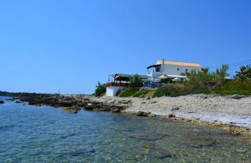 Rousalis Studio-Corfu- Hellas - Foto 1