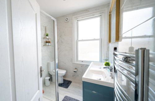 Open Mind Property - Hot Tub, 8 Guests & Free Parking - Foto 19