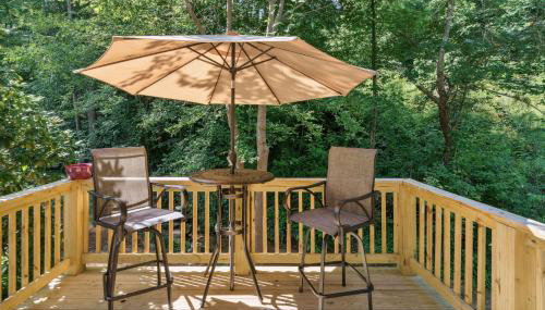 Hickory Hideaway Pet-Friendly Haven with Fire Pit! - Foto 2