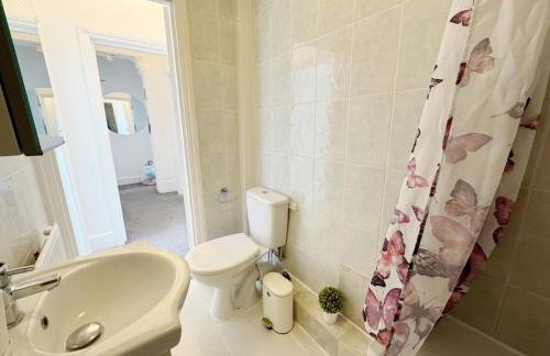 Prime Central London 2-Bed by Shops & Transport - Foto 7