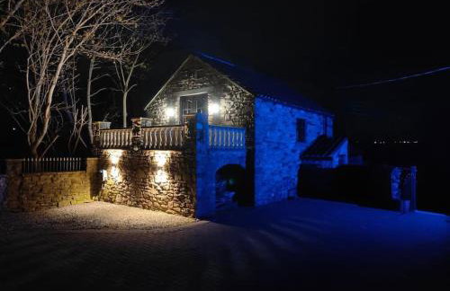 Stunning 2 Bedroom Guest House with Hot Tub - Photo 6