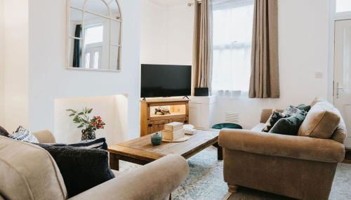 Central 3 Bed Home, Contractors, Garden, Fast WiFi, Smart TV - Foto 4