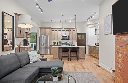 Games,BBQ, Netflix plus FREE Parking Near Bakery Square - Foto 27