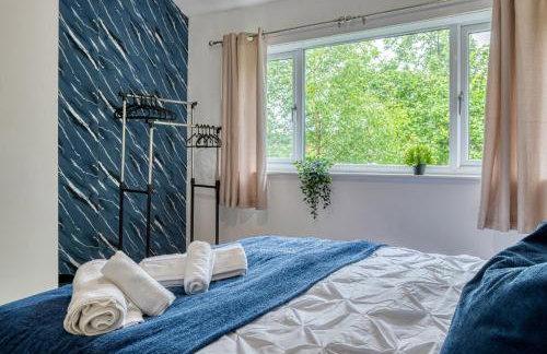 Contractors & Relocation haven, 3BD House, Secure off-site parking & office space - Foto 15