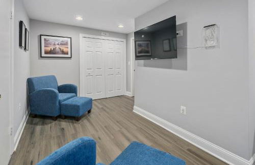 NEW! Large 3-story townhome Private, Self checkin, Pet Friendly! - Foto 26