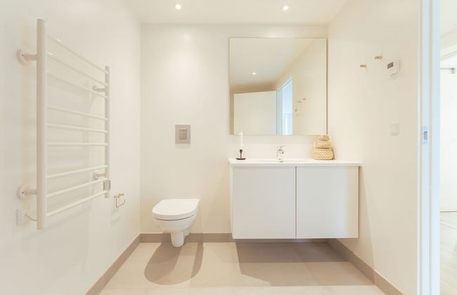 Nordic Swan Aparthotel | Seaview| Stunning 2Br Apt - Photo 16