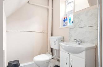 Private retreat For 3 Near City Centre - Photo 25