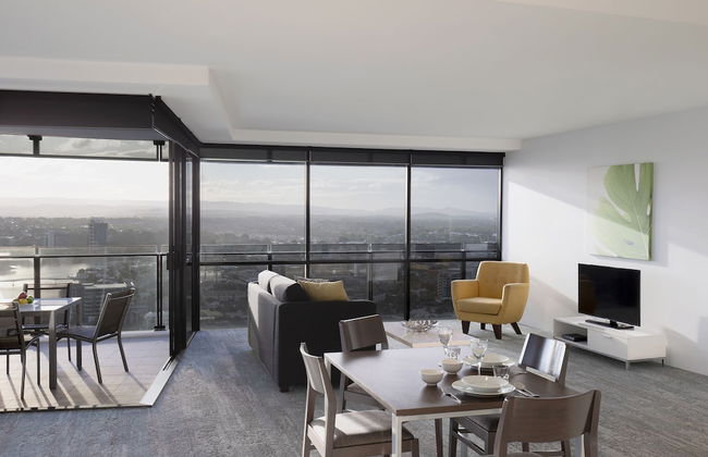 Mantra Circle on Cavill - Photo 49