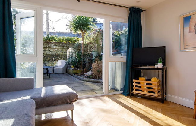 Terraced Townhouse Close to City Centre - Photo 13