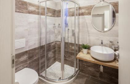 Metro Apartment - Photo 9