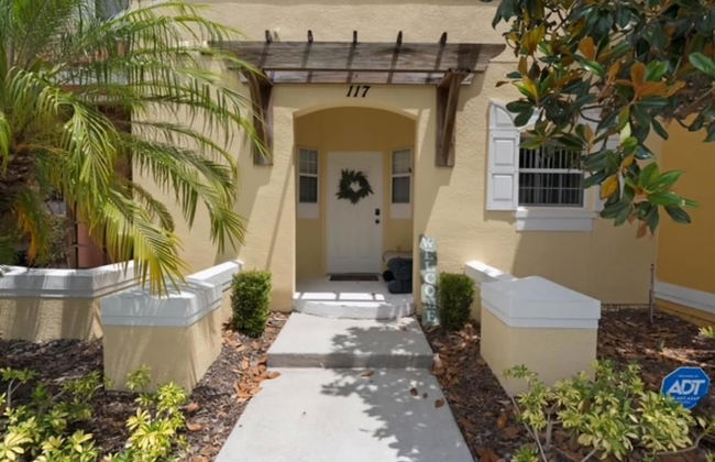 Amazing 3BR 2BA Townhome With Lake View at Terra Verde! - Foto 47